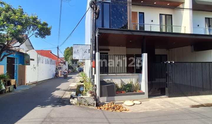 Affordable Luxury House Near Jogja City Sidoarum 2