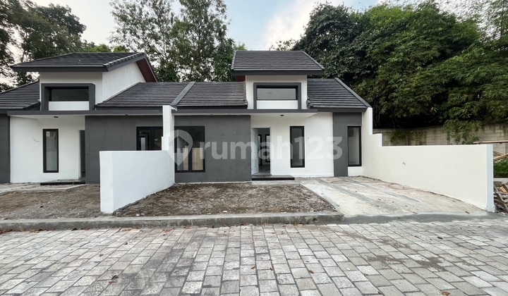 For Sale: New House in West Cluster Rsa Ugm/ Cebongan For Sale: New House in West Cluster Rsa Ugm/ Cebongan