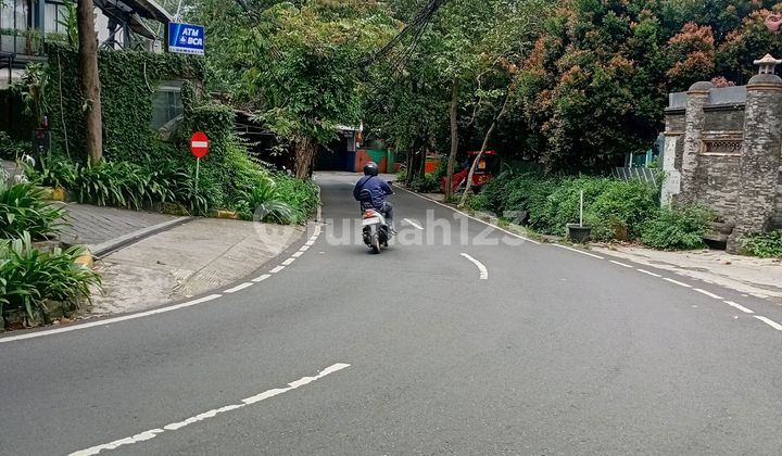 Cilandak - Rumah Besar Cocok untuk Kantor di Lokasi Strategis Cilandak - Rumah Besar Cocok untuk Kantor di Lokasi Strategis