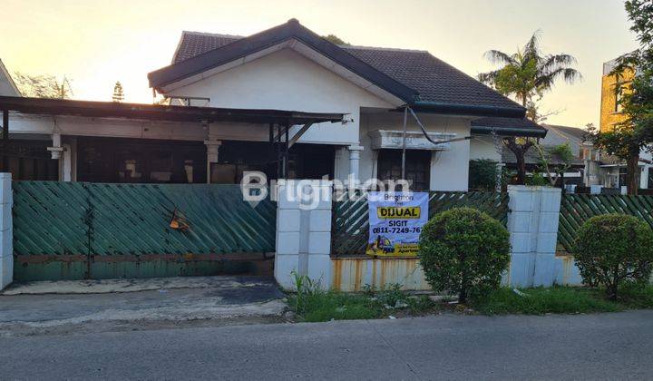 RUMAH LUAS  HITUNG TANAH DI KOMPLEK JATIWARINGIN PONDOKGEDE 2