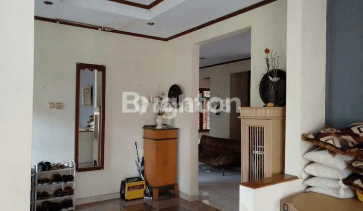 Rumah Besar Asri Jl. Andara Diselatan Jakarta Samping Tol Desari 2