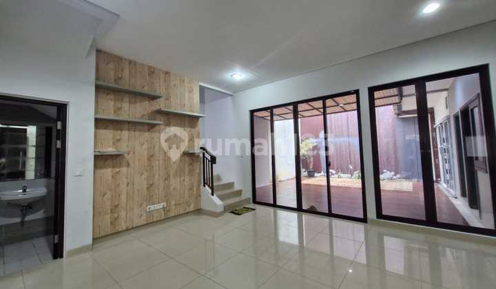 Disewakan Rumah Illustria, Kondisi Mantap, Sudah Renovasi, Lokasi Super Strategis di Pusat Bsd 2