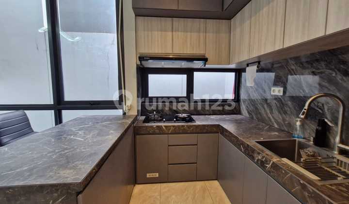 Neat House Ready to Occupy, Aether, Greenwich Park, Semi-Furnished Beautiful Interior, Already Renovated Neat House Ready to Occupy, Aether, Greenwich Park, Semi-Furnished Beautiful Interior, Already Renovated