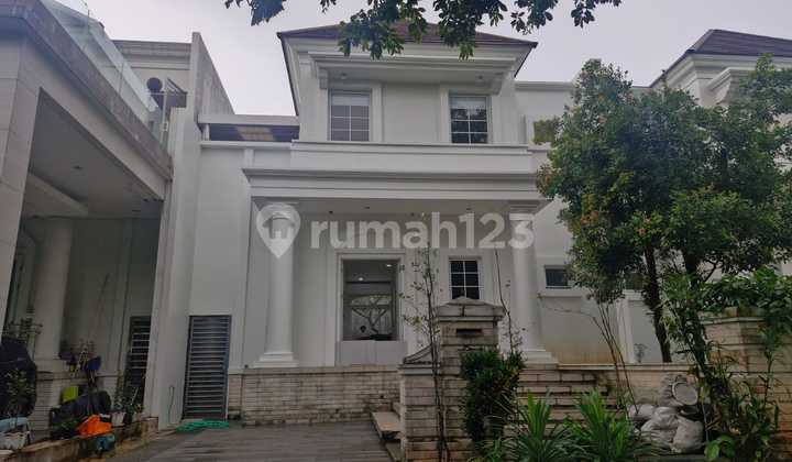 Elite House, in the Heart of the Bsd Area, 2 Floors, Greeny, Cool