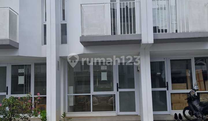 Rumah Kekinian di Cluster Myza, Bsd, Semi Furnished, Kondisi Bagus