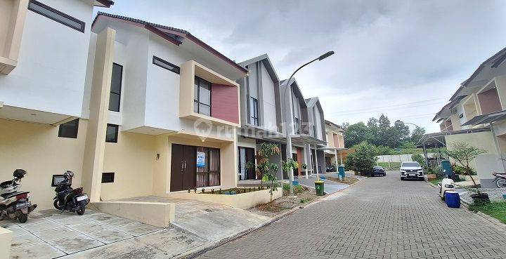 Rumah Woodchester Deltamas Cikarang 2 Lt Luas 98 M2 Rp 850 Jt 3 + 1 Kt 2 + 1 Km 2