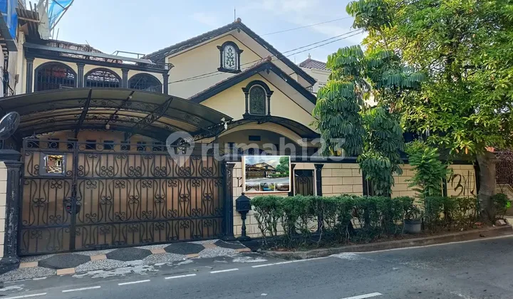 RUMAH KAVLING PRIVATE POOL MEWAH Di Duren Sawit 2