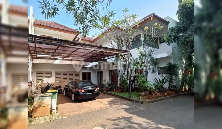 Rumah Private Pool 2 Lantai Dalam Komplek 