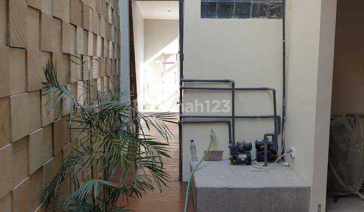 Rumah Bagus Istimewa Siap Pakai di Tengah Kota