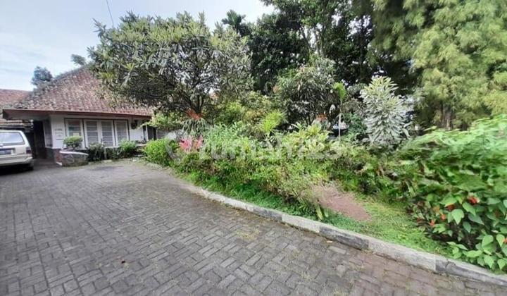 House for Sale, Suitable for Business or Residence on Main Road, Riau City, Bandung. 2