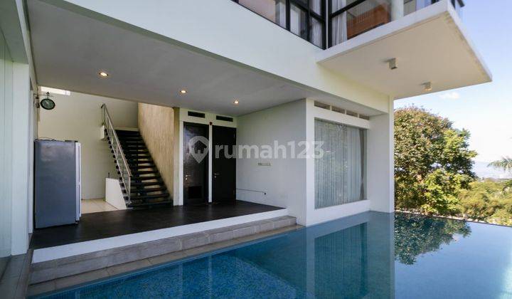 Rumah Lux Minimalis Dengan Kolam Renang di Resor Dago Pakar 1