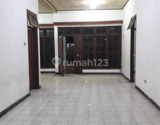 Rumah Siap Huni 1 Lantai Dengan 4 Kamar Tidur di Komplek Jatiwaringin 2