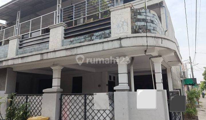 Rumah Hook 2 Lantai Dgn 3 Kamar Tidur di Komplek Pondok Cipta, Bintara 1