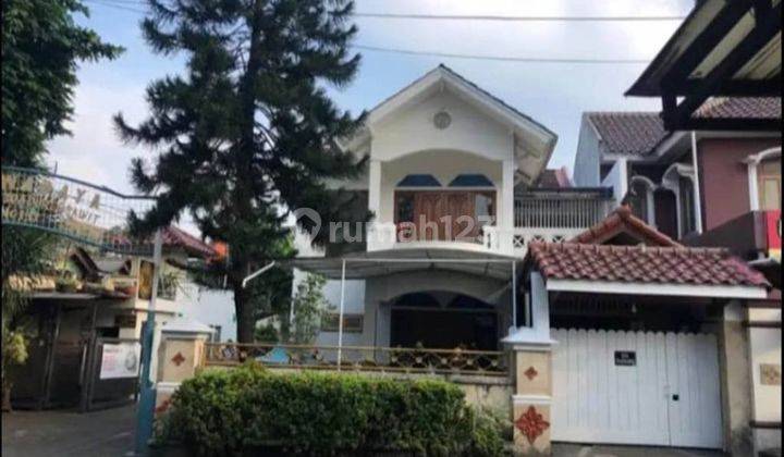 Rumah Megah 2 Lantai Luas 236m2 Posisi Hook di Komplek Duren Sawit 1