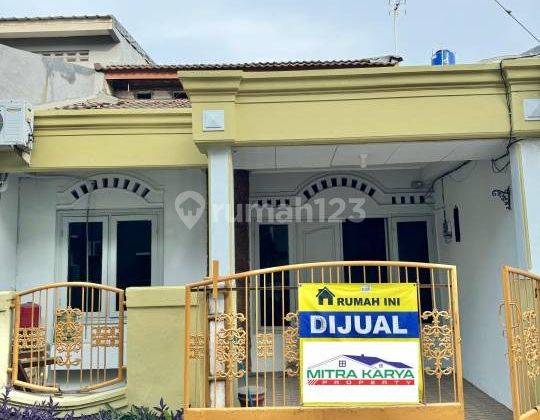 Rumah 2 Lantai Dgn 3 Kamar Tidur di Komplek Duta Kranji, Bekasi 1