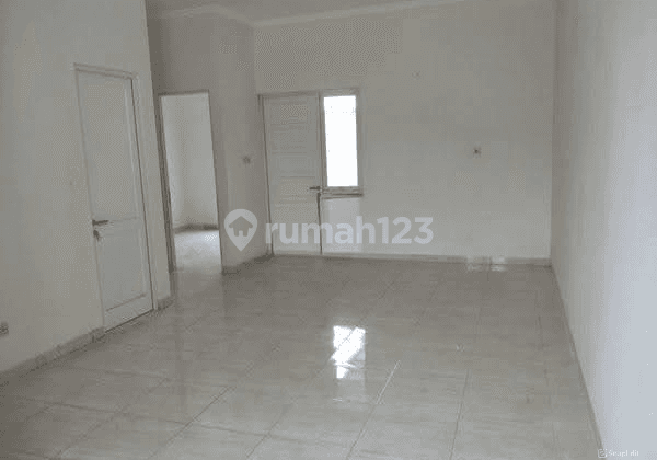 Rumah Bagus Unfurnished SHM di Purimas, Surabaya 2