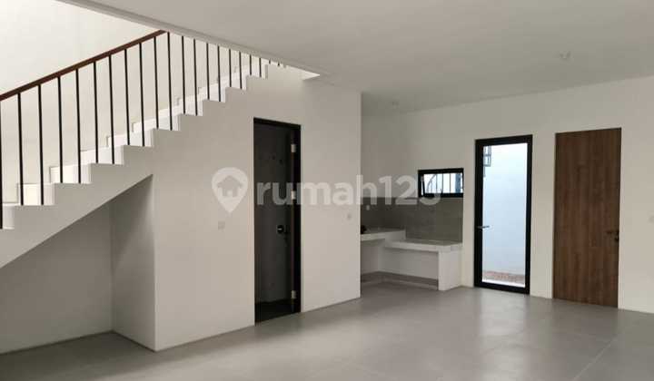 Dijual Rumah Royal Residence Wiyung Surabaya Barat Kondisi Bagus 2