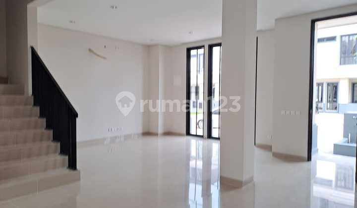 Disewakan Rumah Baru Gress Di Dian Istana Surabaya Barat 2