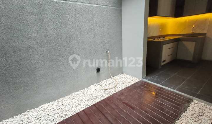 Disewakan Cepat Rumah Baru Gress di Citraland Surabaya Barat