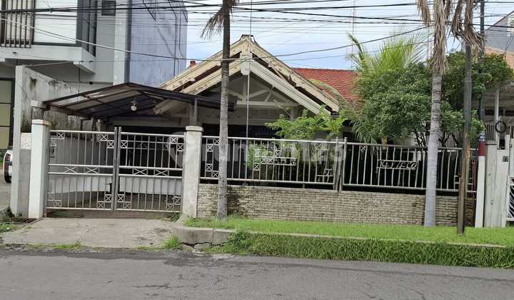 For Rent. House in Raya Darmo Permai, West Surabaya.