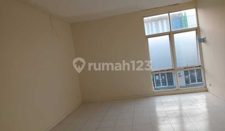 For Rent Minimalist Shop House at Chiwalk Citra Harmoni Shop House in Sidoarjo 2