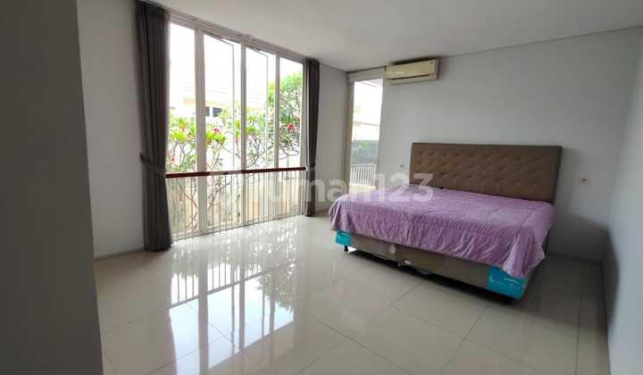 For Sale/Lease Ready-to-Occupy Minimalist House in Greenlake Citraland, West Surabaya 2