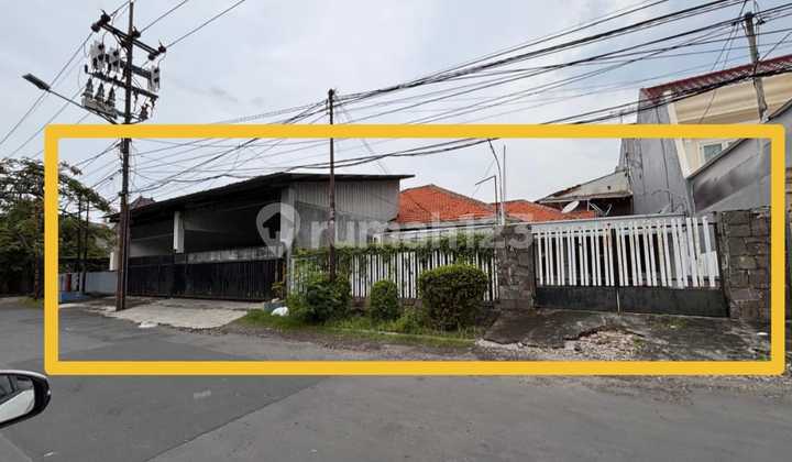 Dijual Rumah Hitung Tanah di Nol Jalan Raya Manyar Rejo Surabaya Timur