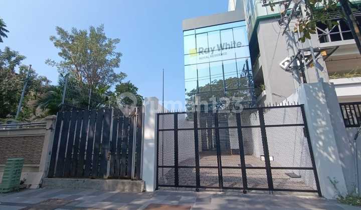 For Rent: Building Suitable for Offices in Central Surabaya. 1