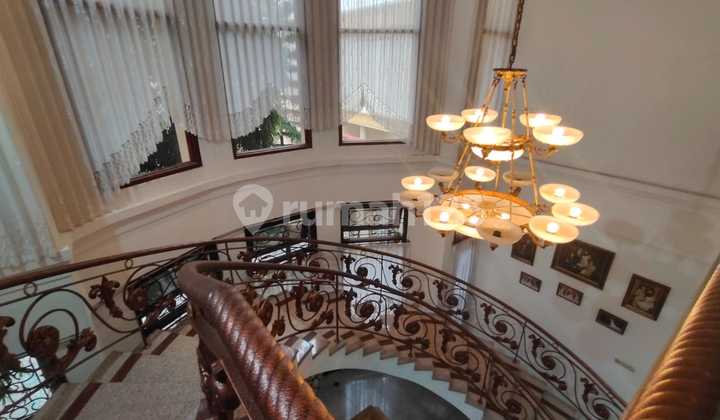 Dijual Rumah Bagus Asri Di Nol Jalan Raya Pakuwon City Surabaya Timur