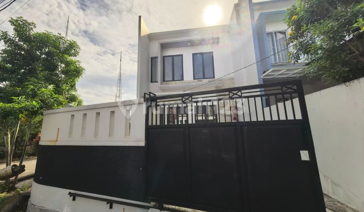 Estetik! Pemandangan Asri, Rumah Baru 2 Lantai Siap Huni di Karang Tengah 2