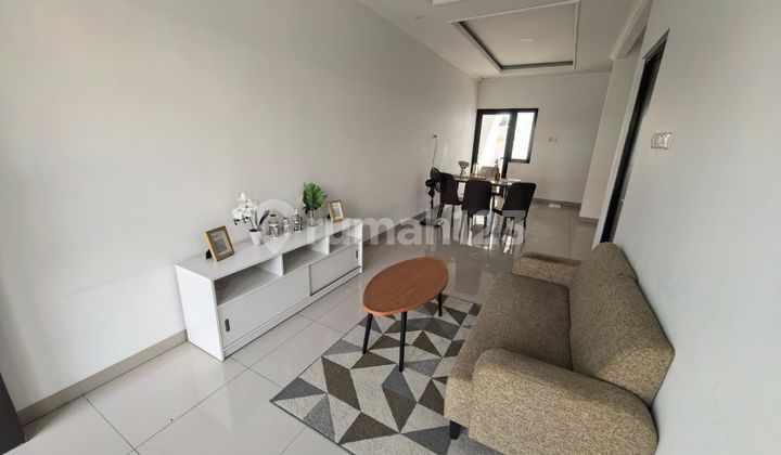 Estetik! Pemandangan Asri, Rumah Baru 2 Lantai Siap Huni di Karang Tengah