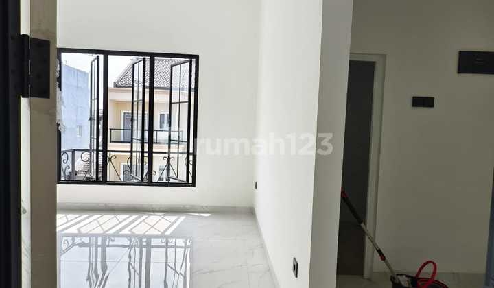 Dijual Rumah Muara Karang 2