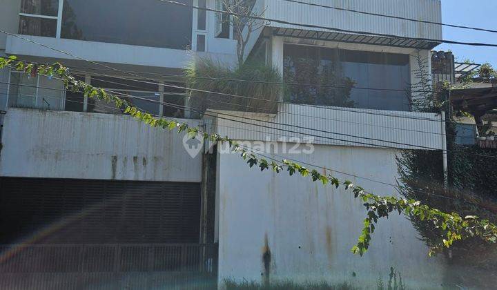 rumah asri dan sejuk di kawasan bandung utara dengan view lepas kota bandung 1