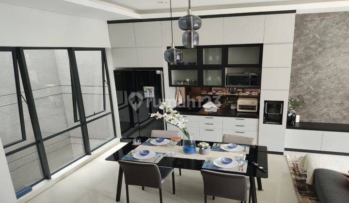  Rumah baru  3 Lantai Furnished SHM - Sertifikat Hak Milik di Setraduta royal grande, Setra Duta Baru 1