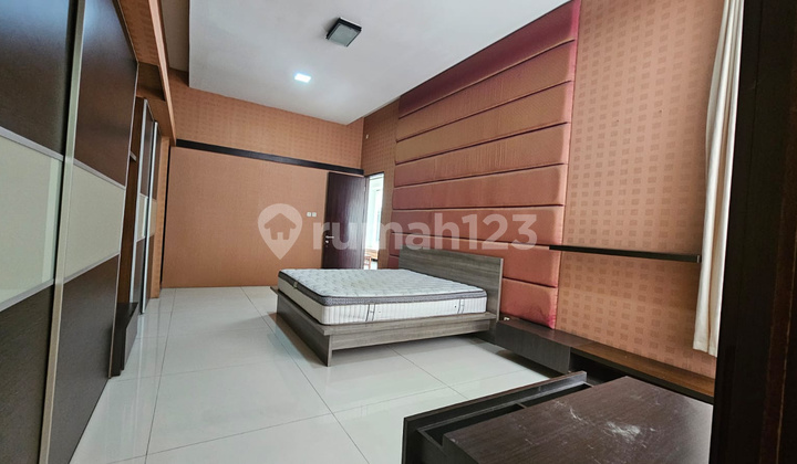 kamar tidur  rumah semi furnished bagus shm