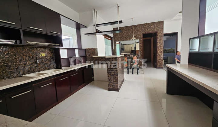 dapur  rumah semi furnished bagus shm