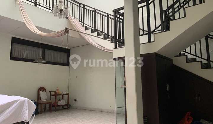 Rumah Luas Sayap Riau – Strategis Untuk Usaha, Shm, 4+1 Kt, 2 Garasi