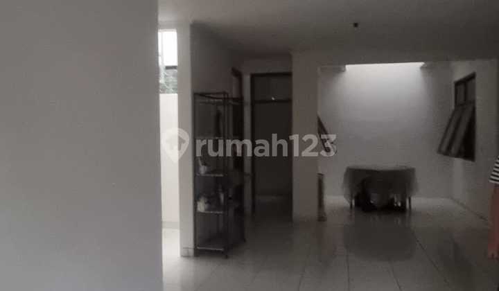 One-Story House in Beautiful Sakura Park, Soekarno Hatta Bypass, Near the Toll Road. One-Story House in Beautiful Sakura Park, Soekarno Hatta Bypass, Near the Toll Road.