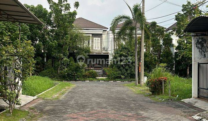 garasi/carport rumah terawat siap huni graha