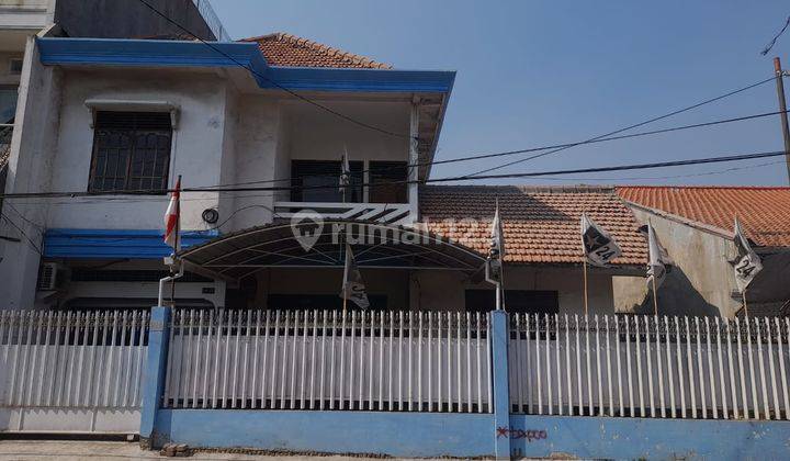 Rumah Bagus Tepi Jalan Raya UWK Dukuh Kupang Surabaya 1