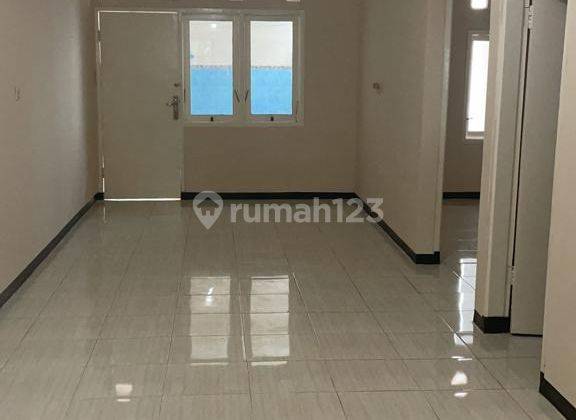 Rumah Asri Depan Taman Siap Huni Babatan Pilang Wiyung 2