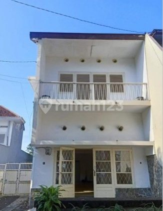 For Rent Vintage Commercial Building Comal Raya Darmo, Ready to Use For Rent Vintage Commercial Building Comal Raya Darmo, Ready to Use