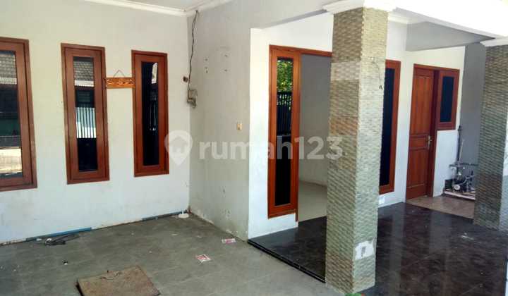 For Sale Ready-to-Live Minimalist House in Kota Baru Driyorejo For Sale Ready-to-Live Minimalist House in Kota Baru Driyorejo