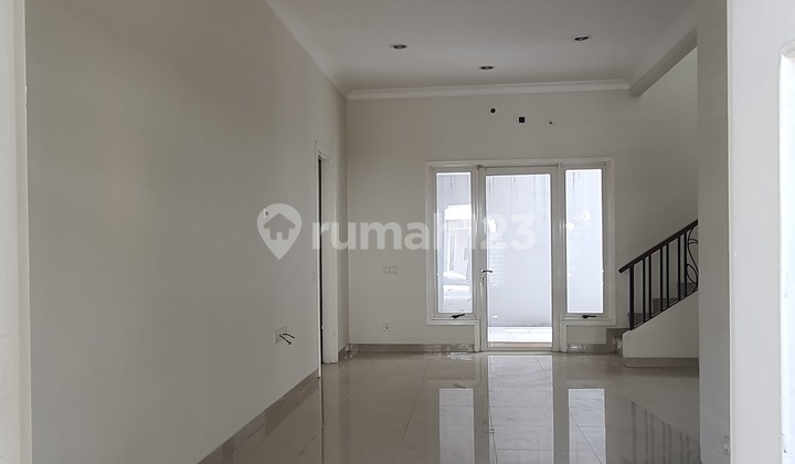 Disewakan Cluster Pascal Kt. 4+1 Murah Rapih Siap Huni 2