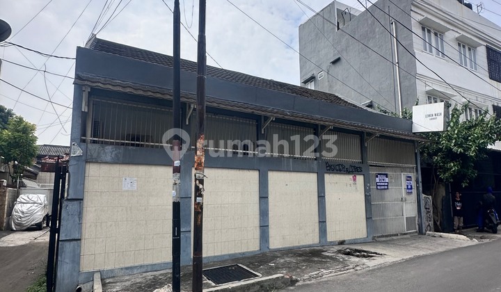 Jarang Ada Rumah di Mangga Besar Hadap Jalan Besar SHM - Sertifikat Hak Milik Rapi