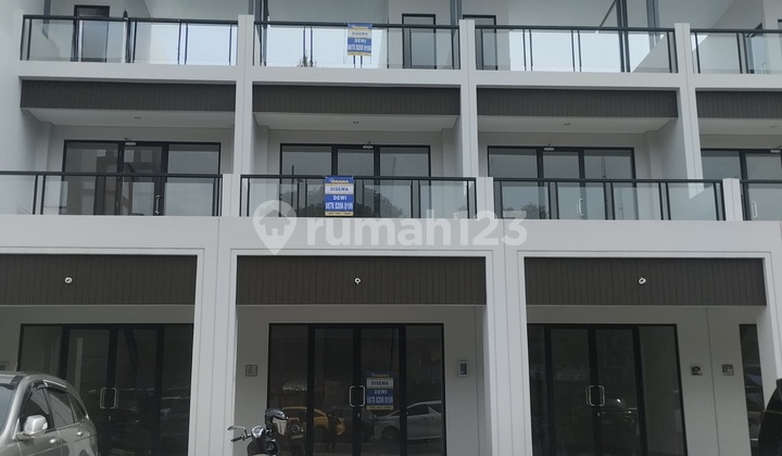 Ruko 3 Lantai di Sorrento East Gading Serpong Hadap Jalan Besar Ruko 3 Lantai di Sorrento East Gading Serpong Hadap Jalan Besar