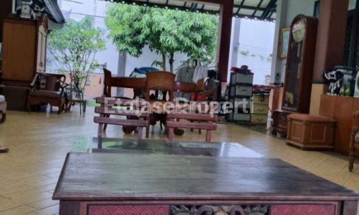 Rumah Klasik Design Semi Kraton Siap Huni Di Surabaya Timur 2