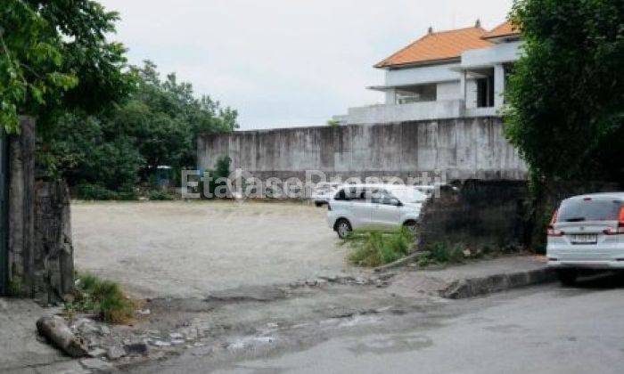 Residential Land BEACHFRONT VIEW SUNSET Good Strategic Location on the German Coast of Badung - Bali 1