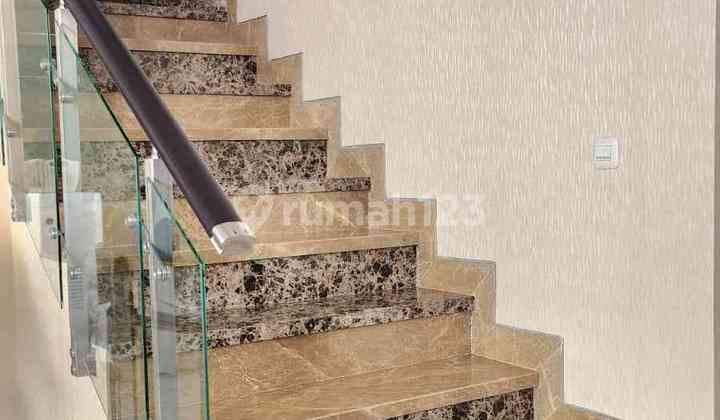 Modern Cluster House Stamford Citraland Surabaya Barat 2