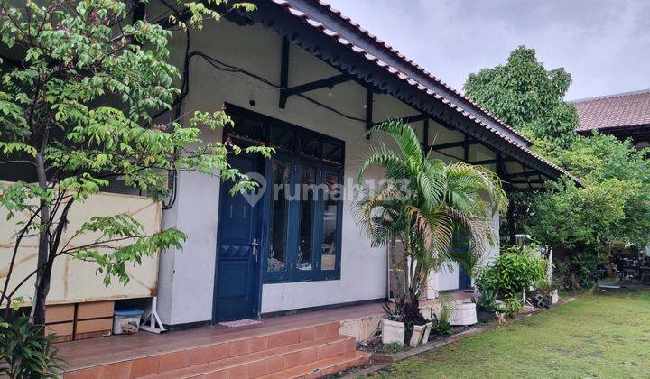 Rumah Klasik Design Semi Keraton Furnished Di Taman Manyar Indah Surabaya Timur 2